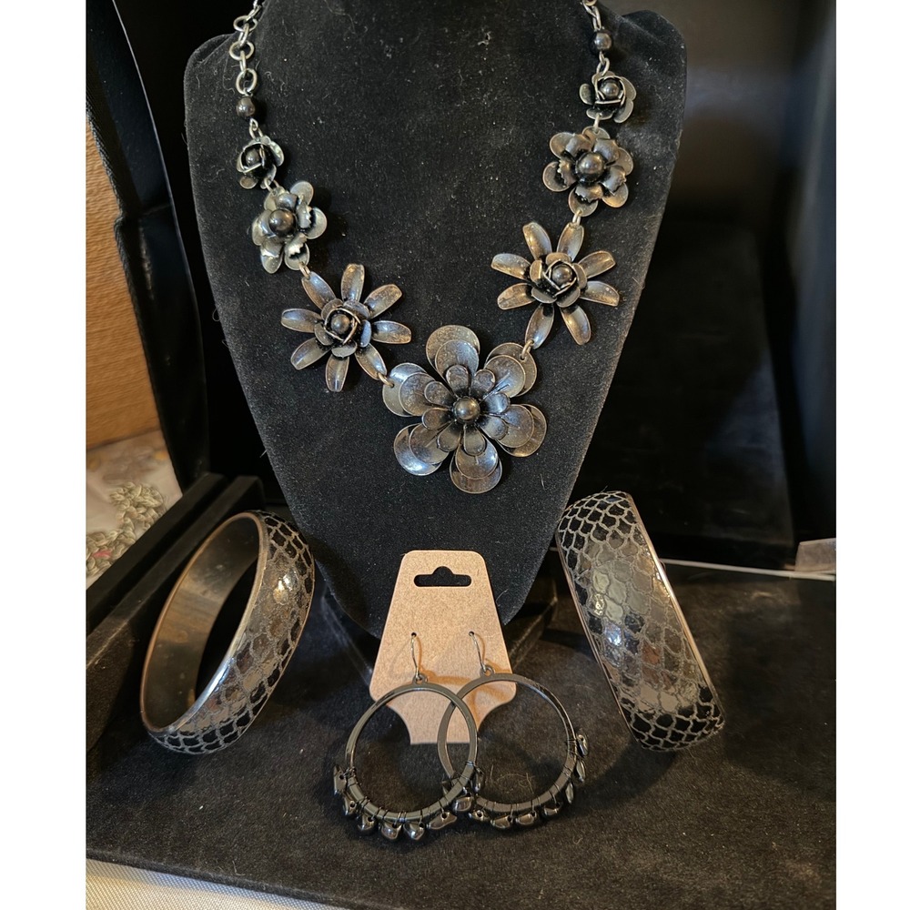 4pc Black Jewelry Set Statement Necklace Bangles Hoop Earrings Gothic Boho